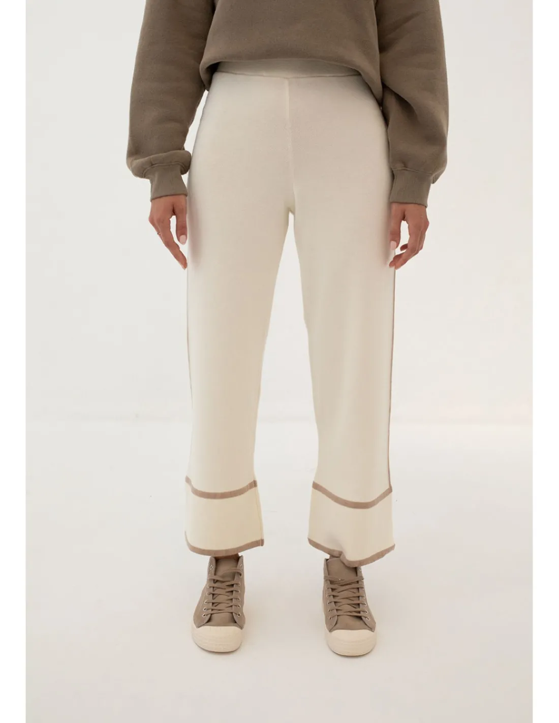 pantaln_caster_2.webp Hot PANTALÓN CASTER Pantalones | Punto