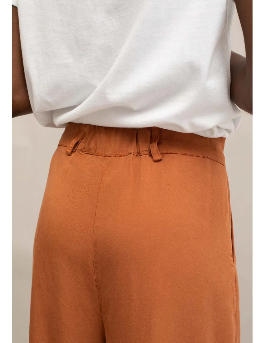 pantaln_gevora_2-1.webp Outlet PANTALÓN GEVORA Pantalones
